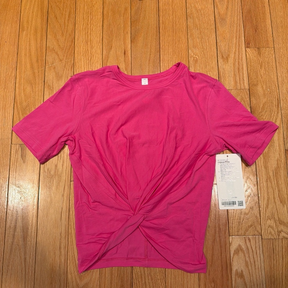 NWT LULULEMON Crescent Tee | Pink Crewneck T-Shirt| Twist Front | Size 2.